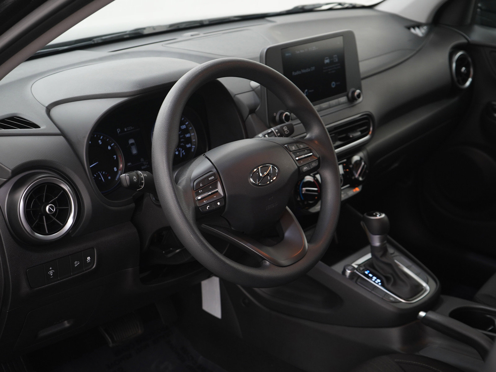 Used 2023 Hyundai Kona SEL w/ Cargo Package image 22