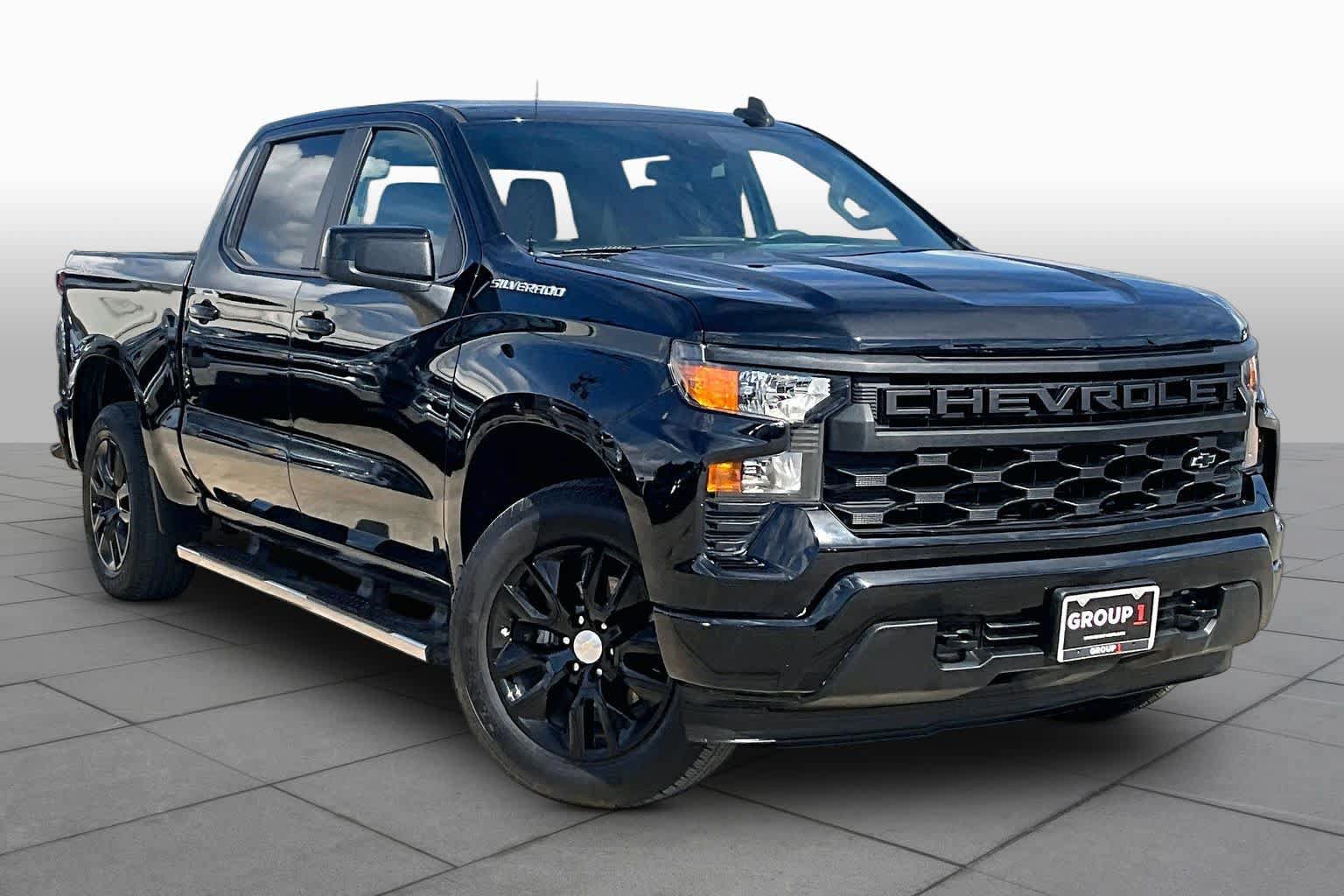 Used 2022 Chevrolet Silverado 1500 Custom AWD/4WD image 2