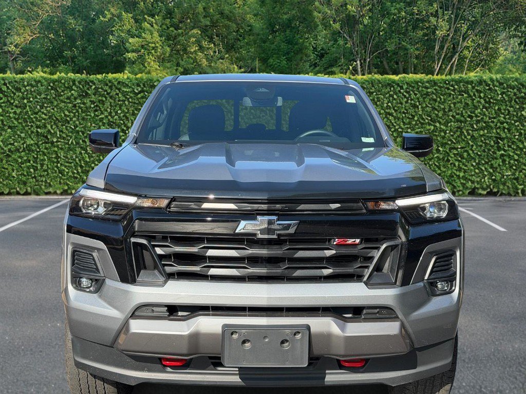 Used 2023 Chevrolet Colorado Z71 w/ Z71 Convenience Package 2 AWD/4WD image 9