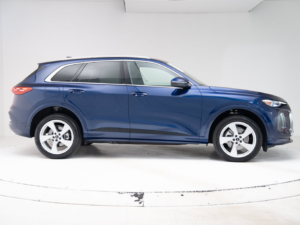 Certified 2025 Audi Q5 Premium Plus w/ Premium Plus AWD/4WD image 29
