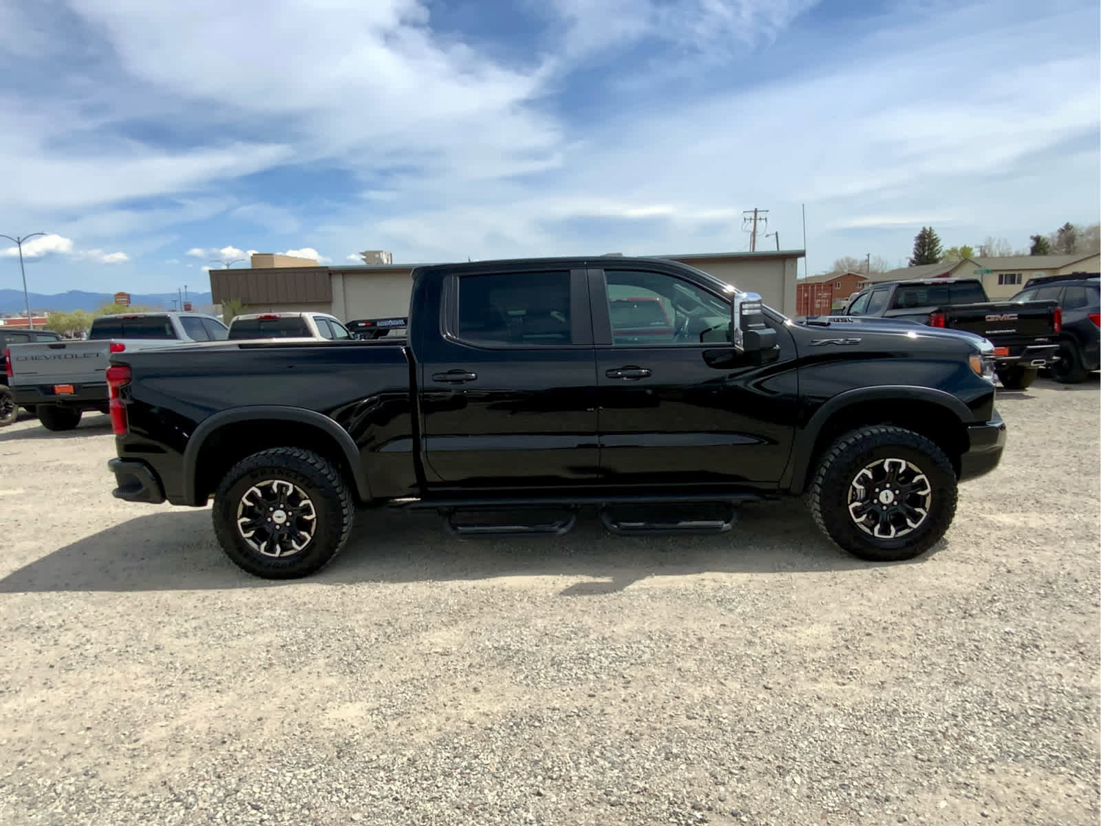 Used 2023 Chevrolet Silverado 1500 ZR2 w/ Technology Package AWD/4WD image 6