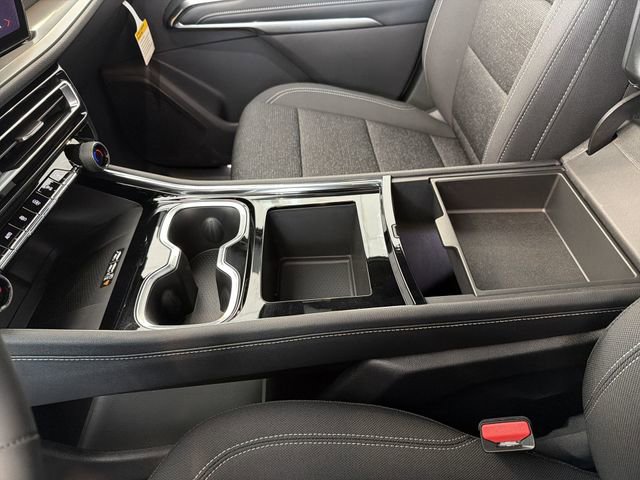 New 2026 Chevrolet Traverse LT w/ Midnight/Sport Edition image 24