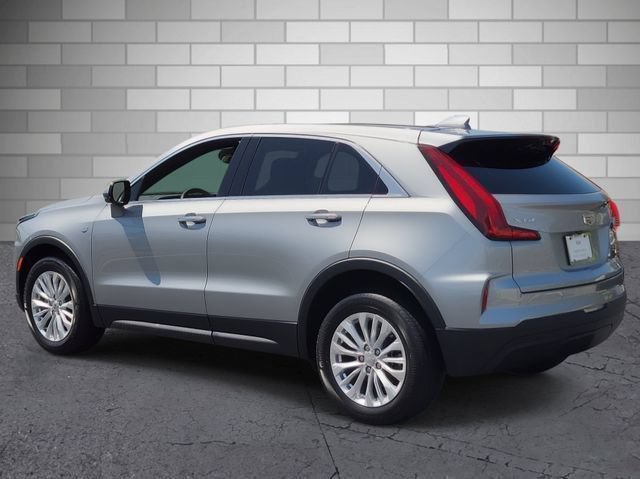 Certified 2024 Cadillac XT4 Luxury w/ Cold Weather Package FWD image 4