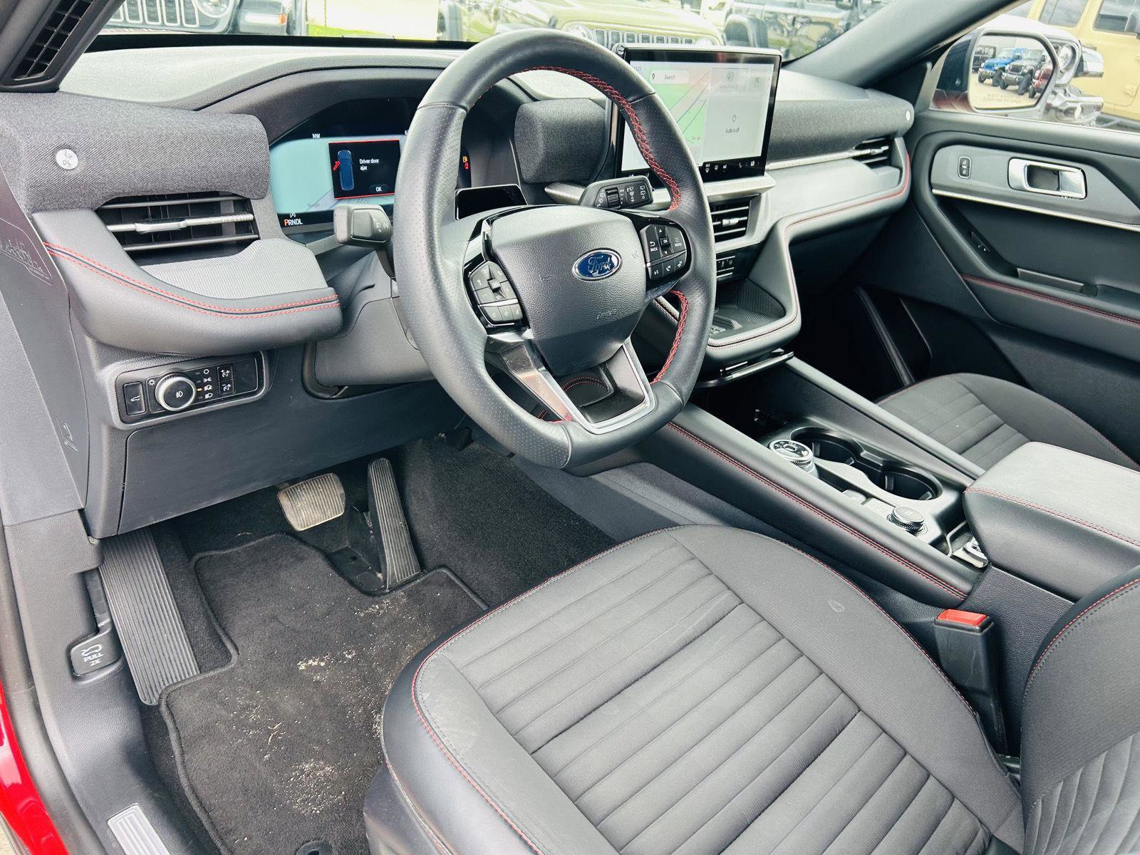 Used 2025 Ford Explorer ST-Line w/ Premium Package AWD/4WD image 21