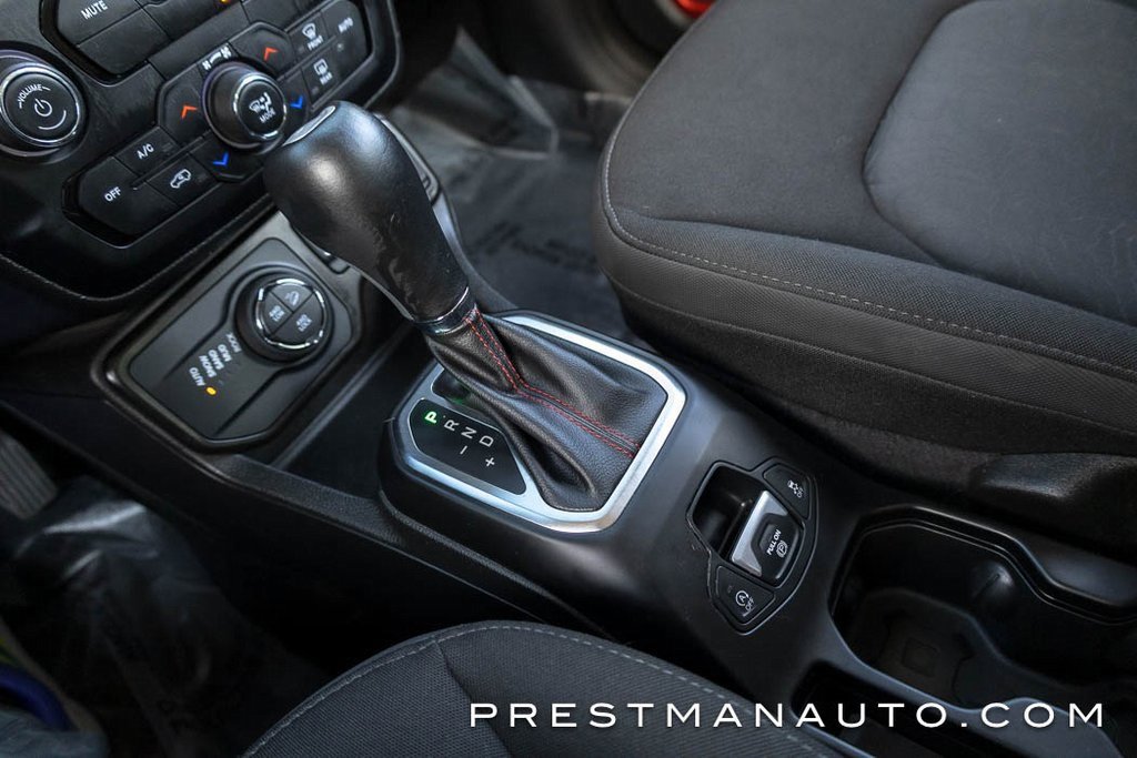 Used 2023 Jeep Renegade Trailhawk image 30