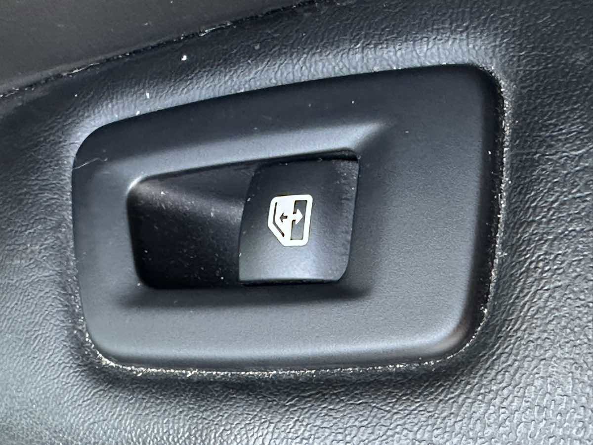 Used 2019 Jeep Compass Latitude image 34