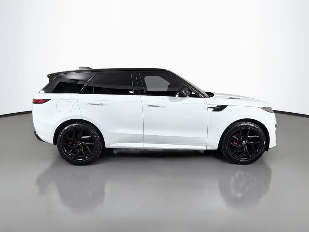 Used 2025 Land Rover Range Rover Sport Dynamic SE AWD/4WD image 4