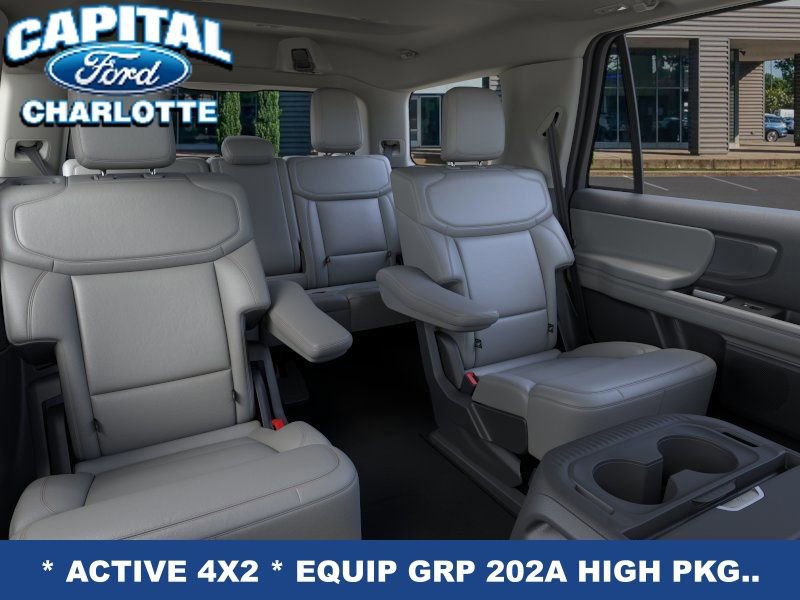 New 2025 Ford Expedition Active image 12