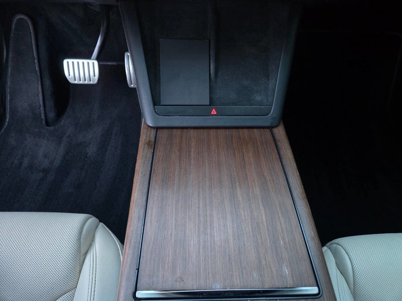 Used 2022 Tesla Model X image 32