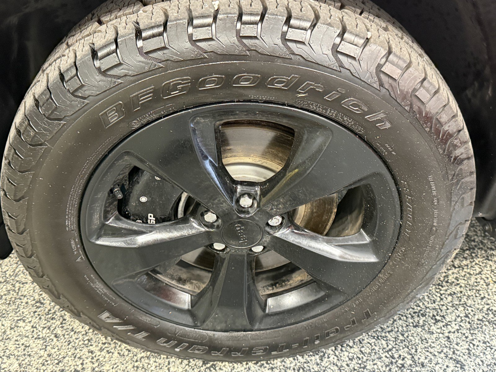 Used 2021 Jeep Cherokee Latitude Plus FWD image 27