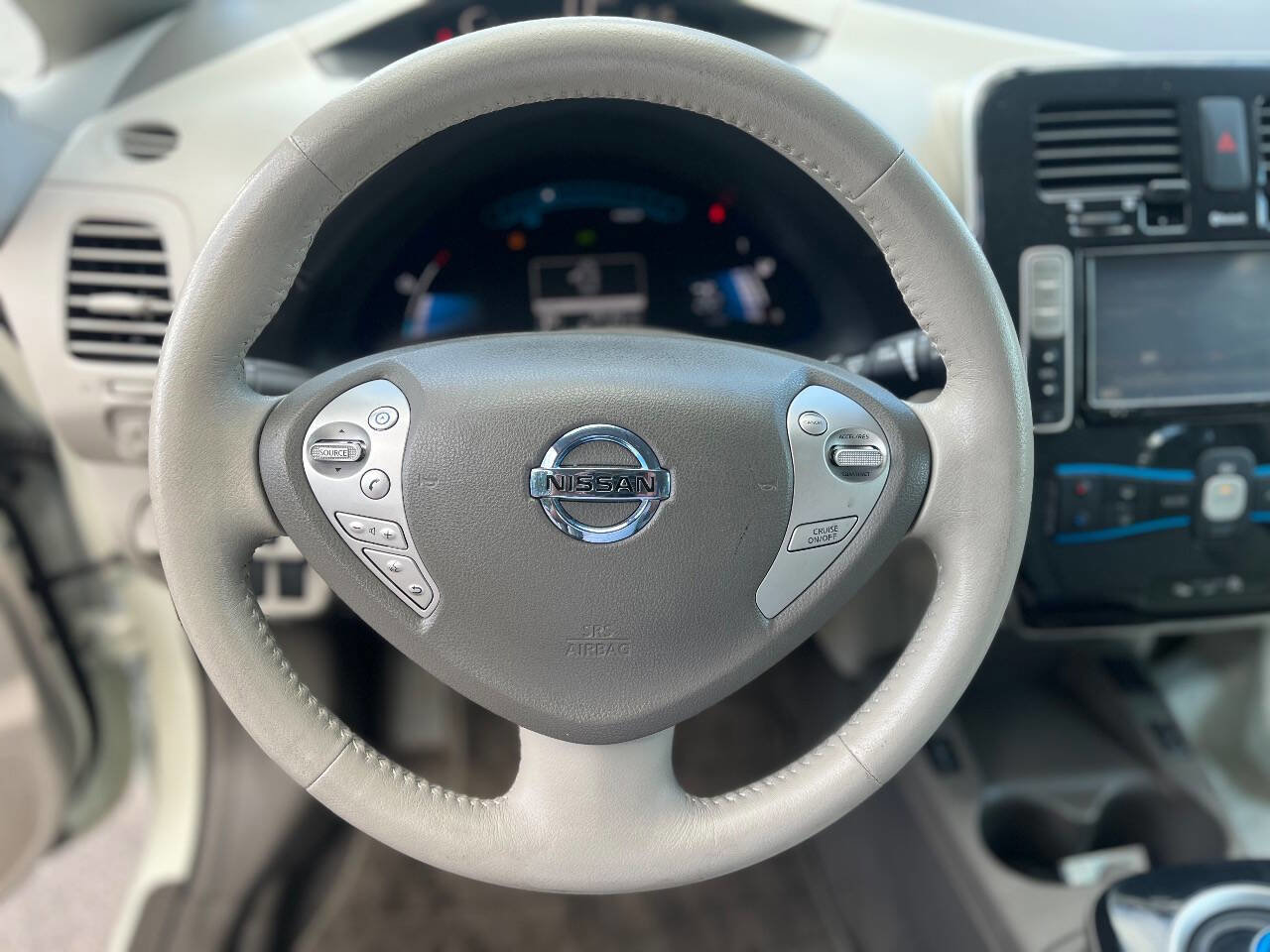 Used 2012 Nissan Leaf SV image 10