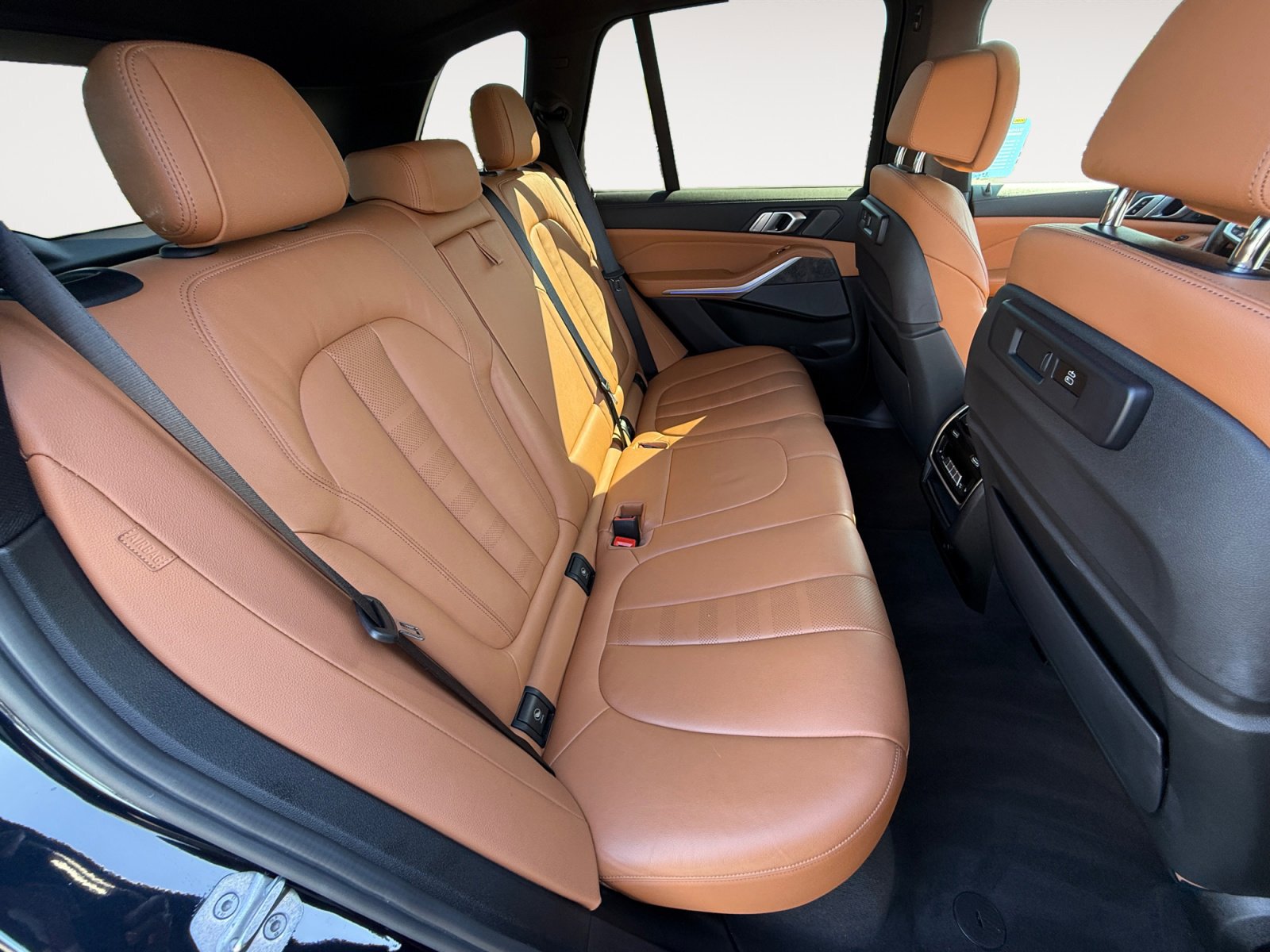 Used 2021 BMW X5 M50i AWD/4WD image 18