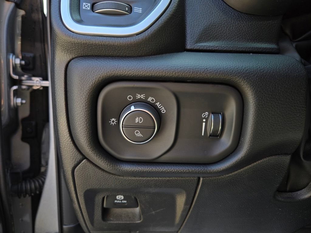 Used 2023 RAM 1500 Big Horn AWD/4WD image 16