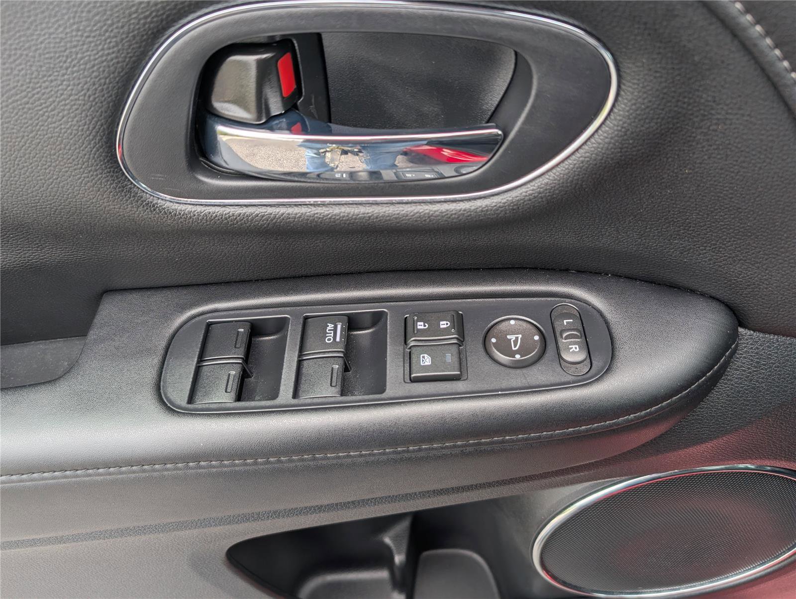 Used 2016 Honda HR-V EX-L image 19