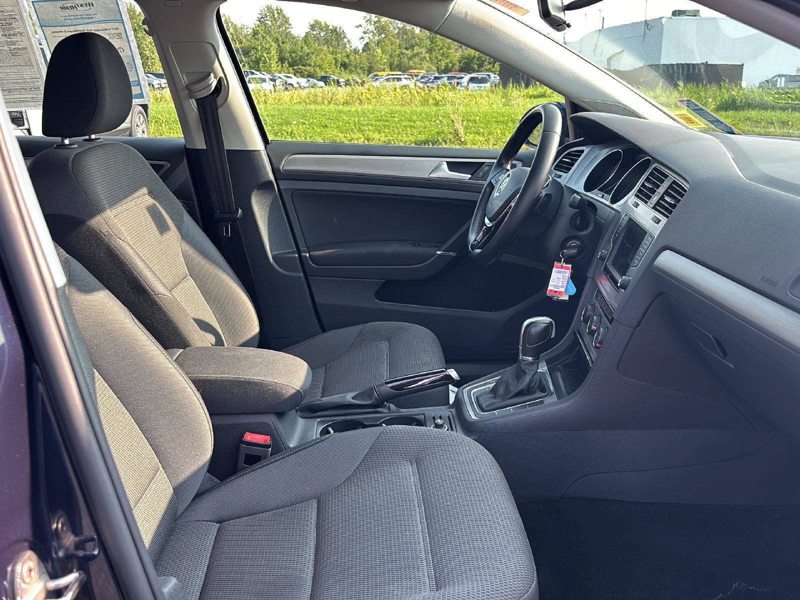 Used 2017 Volkswagen Golf S AWD/4WD image 30