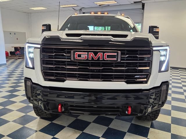 Used 2024 GMC Sierra 2500 AT4X AWD/4WD image 2