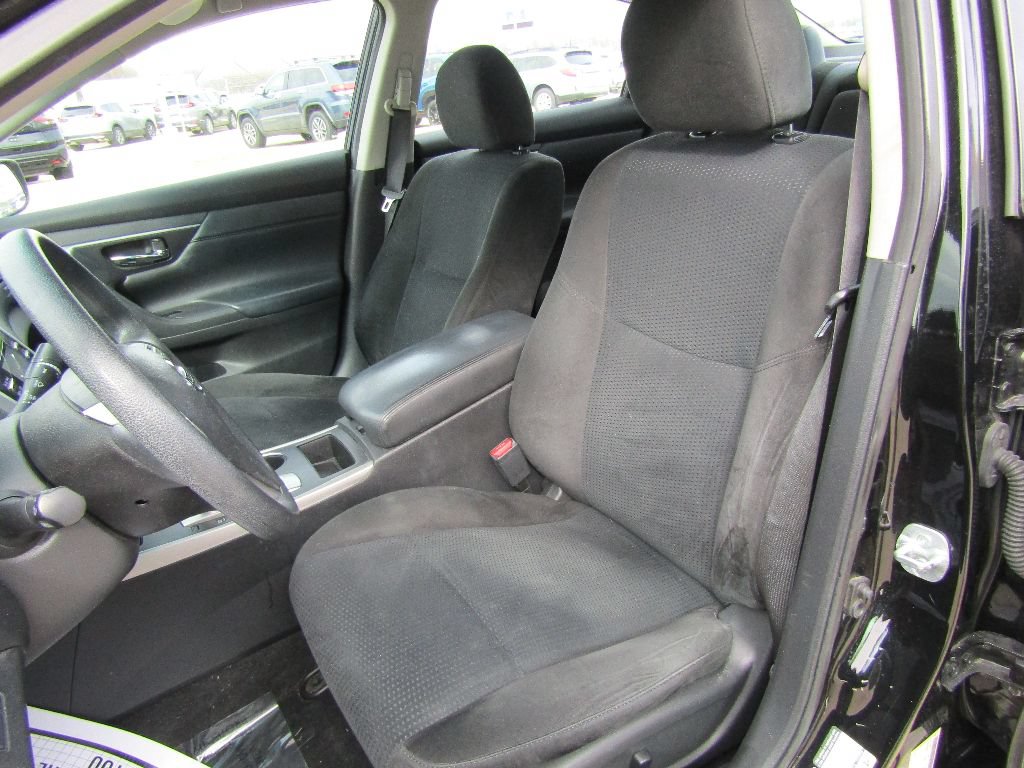 Used 2015 Nissan Altima 2.5 S w/ Special Edition Package FWD image 11