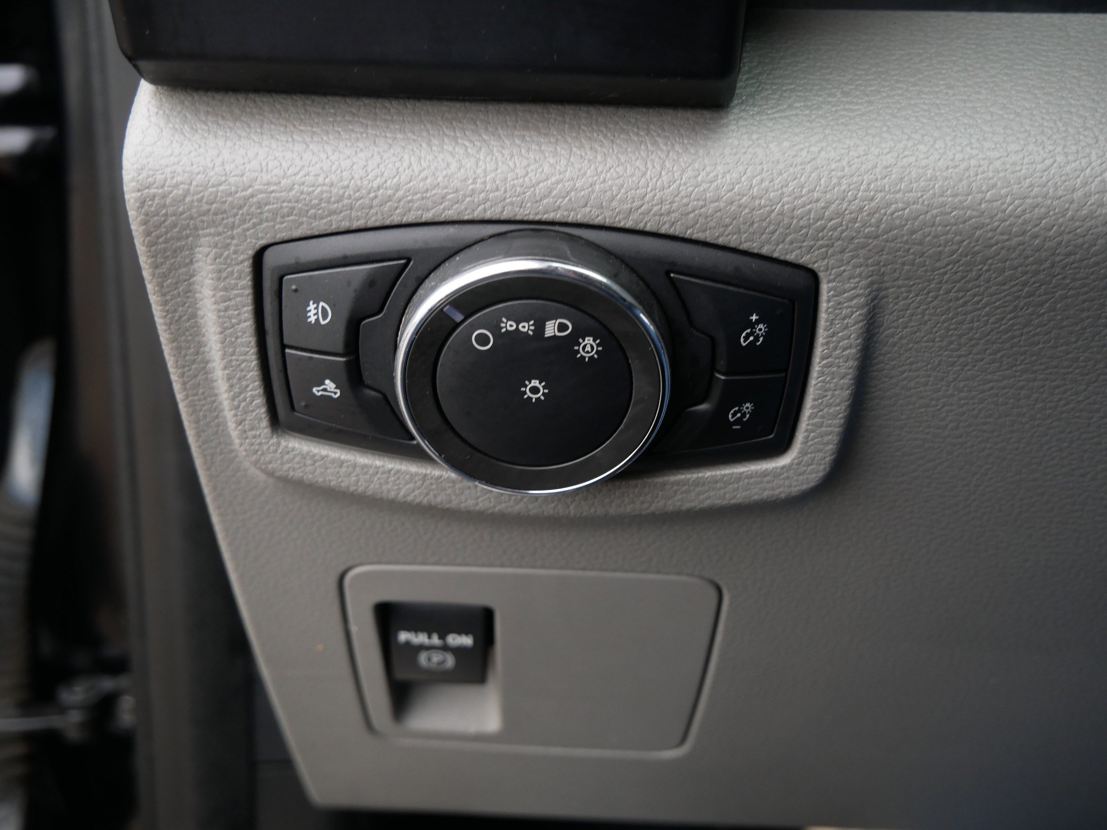 Certified 2017 Ford F150 XL w/ Equipment Group 101A Mid image 26