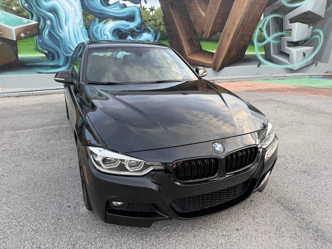 Used 2018 BMW 330i xDrive Sedan AWD/4WD image 4