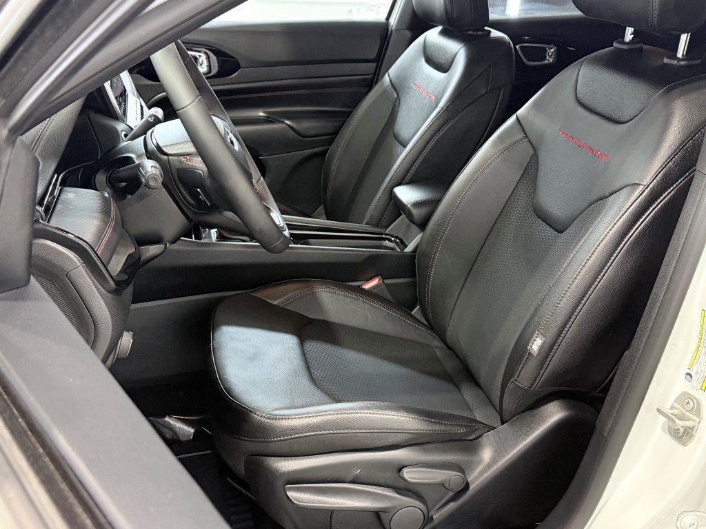 Used 2024 Jeep Compass Trailhawk image 20