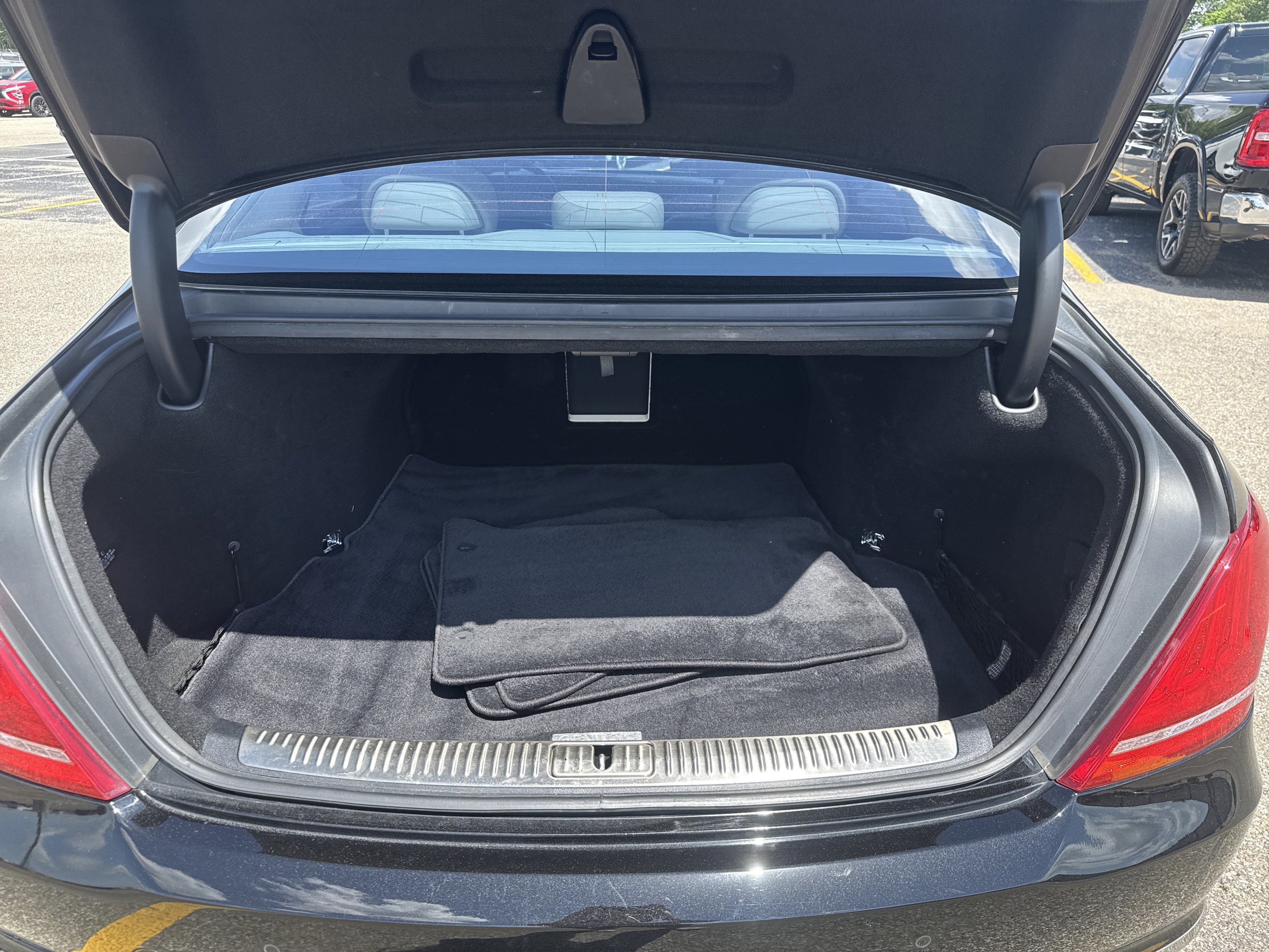 Used 2018 Genesis G90 3.3T Premium AWD/4WD image 8