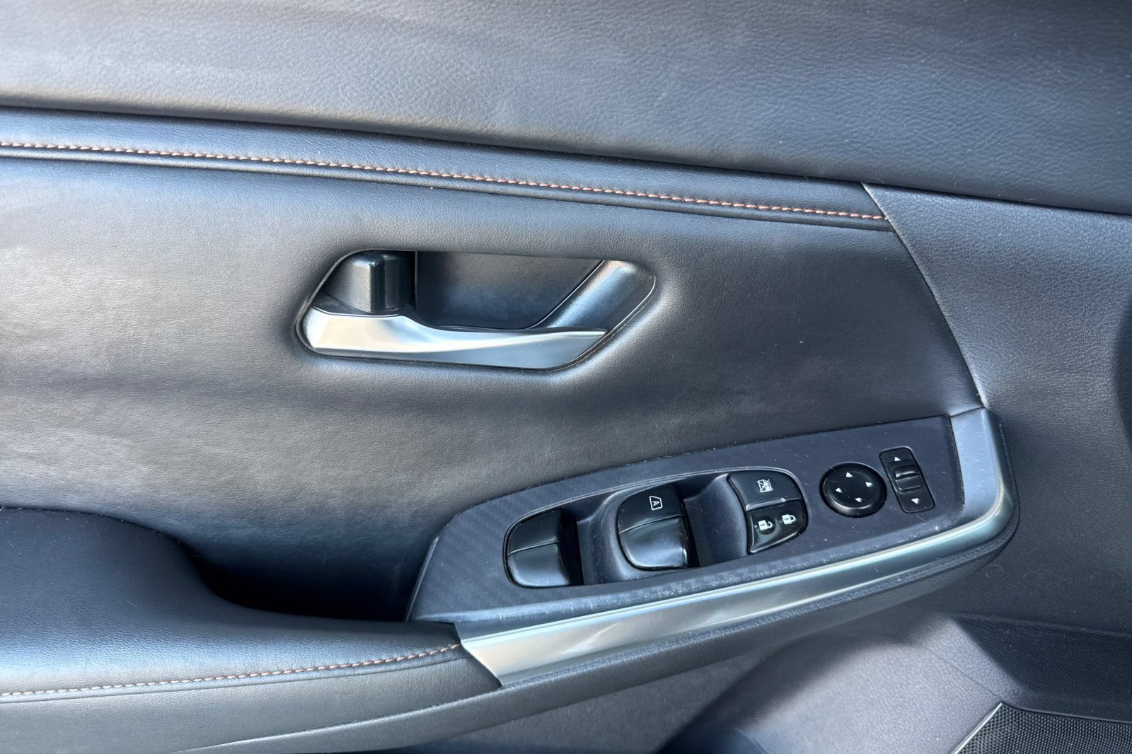 Used 2023 Nissan Sentra SR w/ Midnight Edition Package FWD image 10