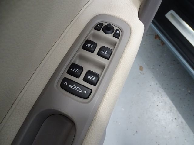Used 2007 Volvo C70 T5 image 9