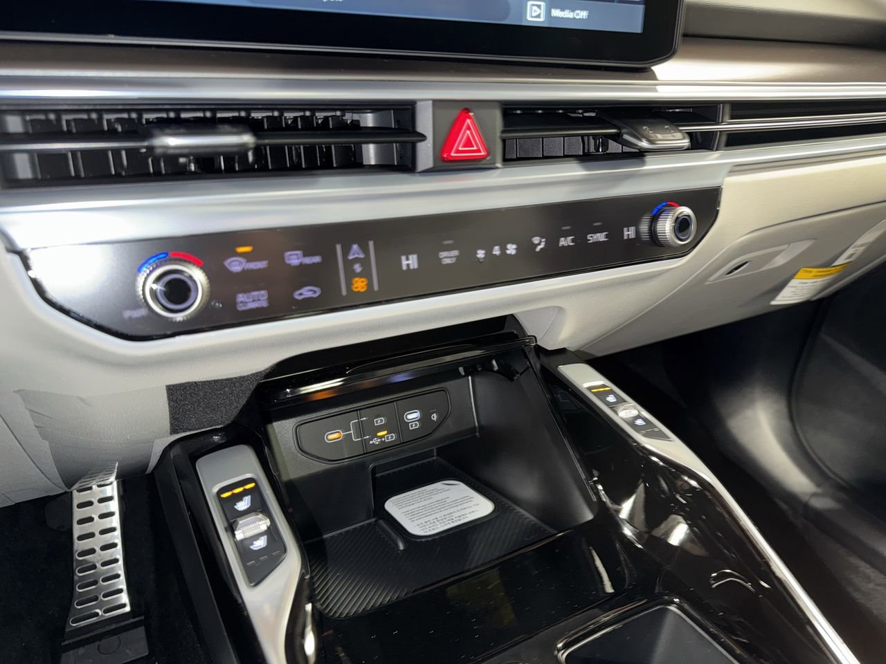 New 2026 Kia Sorento SX Prestige image 24