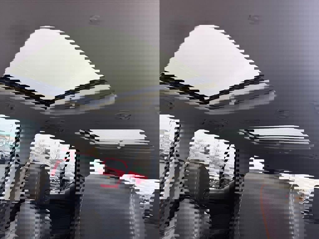 Used 2020 Chevrolet Traverse Premier w/ Redline Edition image 4