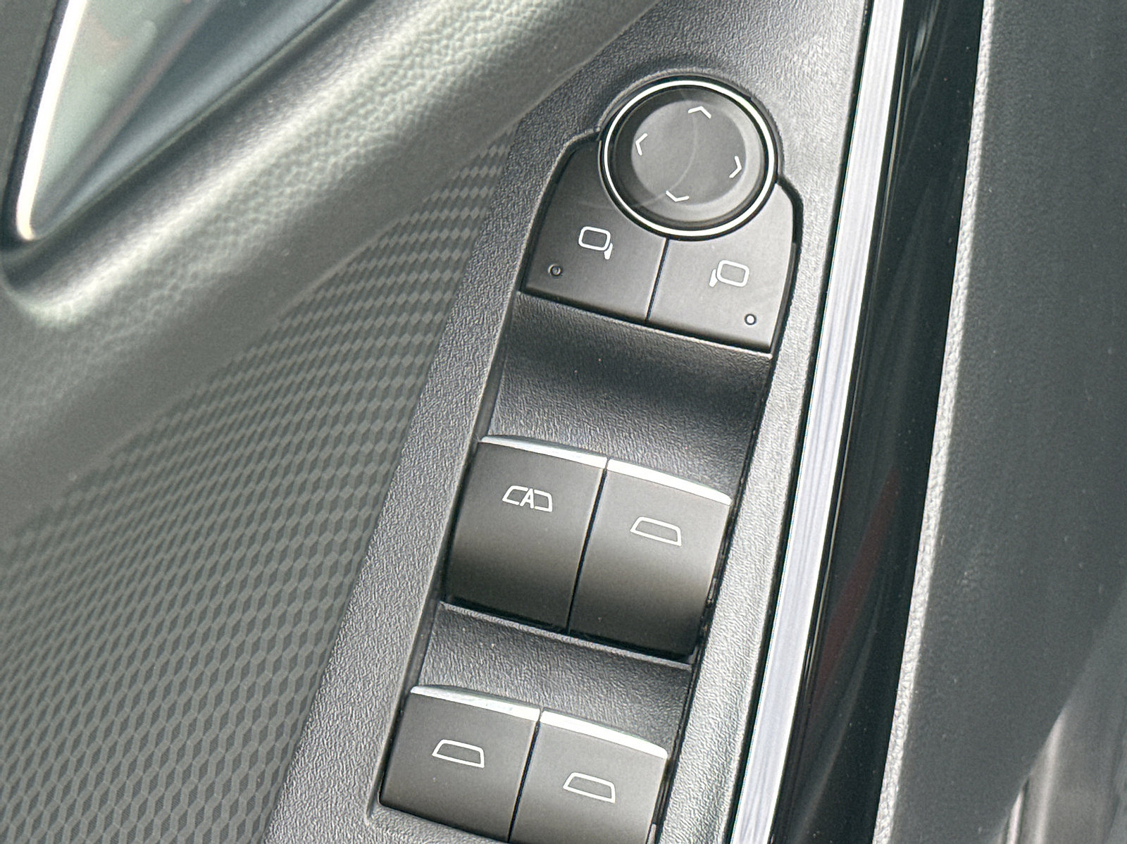 New 2026 Chevrolet Equinox RS w/ Safety and Technology Package FWD image 13