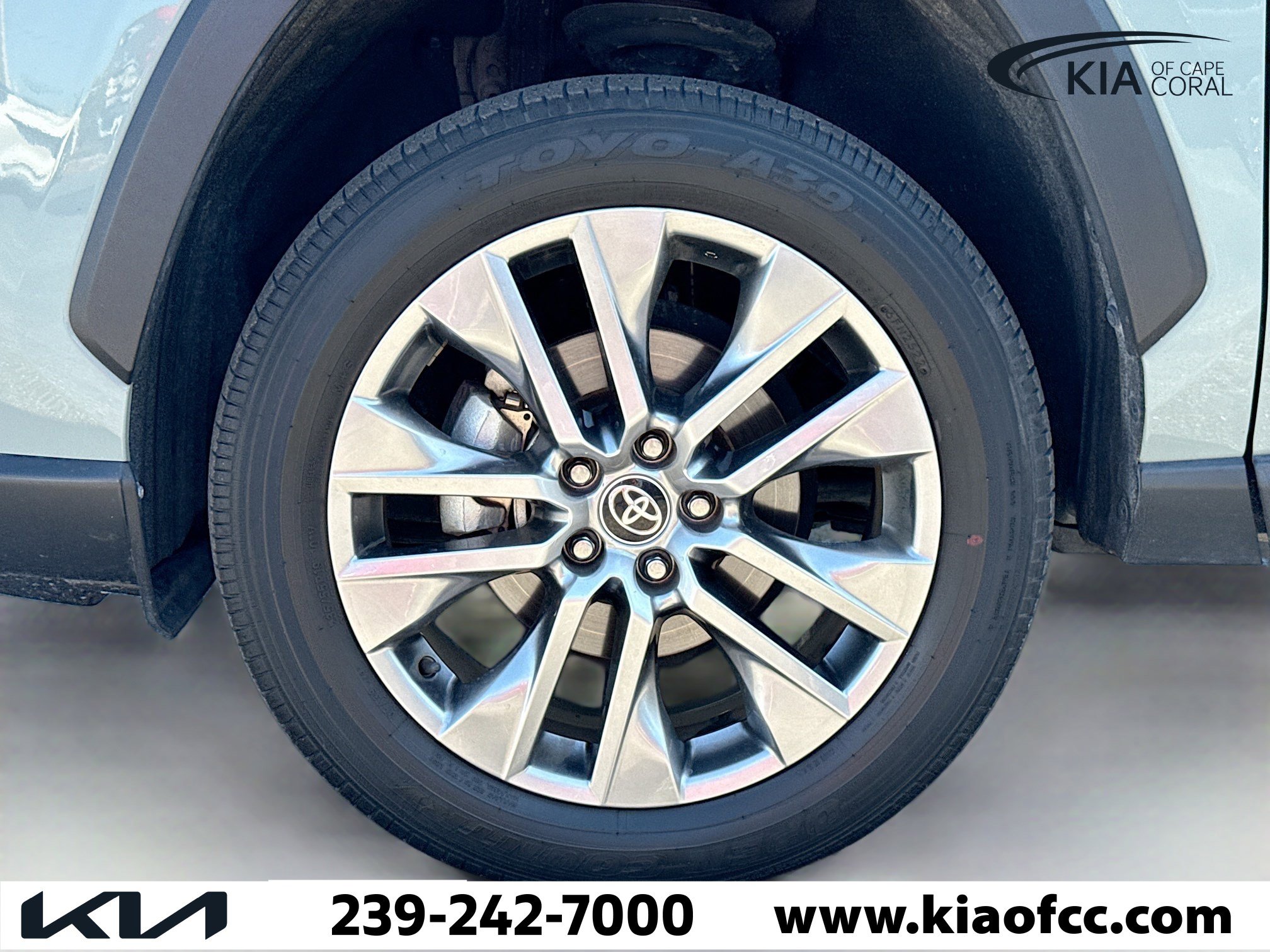 Used 2022 Toyota RAV4 XLE Premium image 41