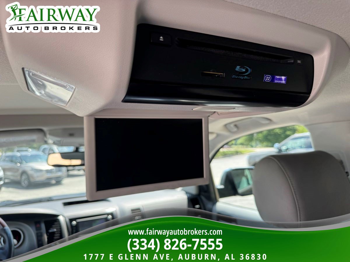 Used 2015 Toyota Sequoia Platinum AWD/4WD image 30