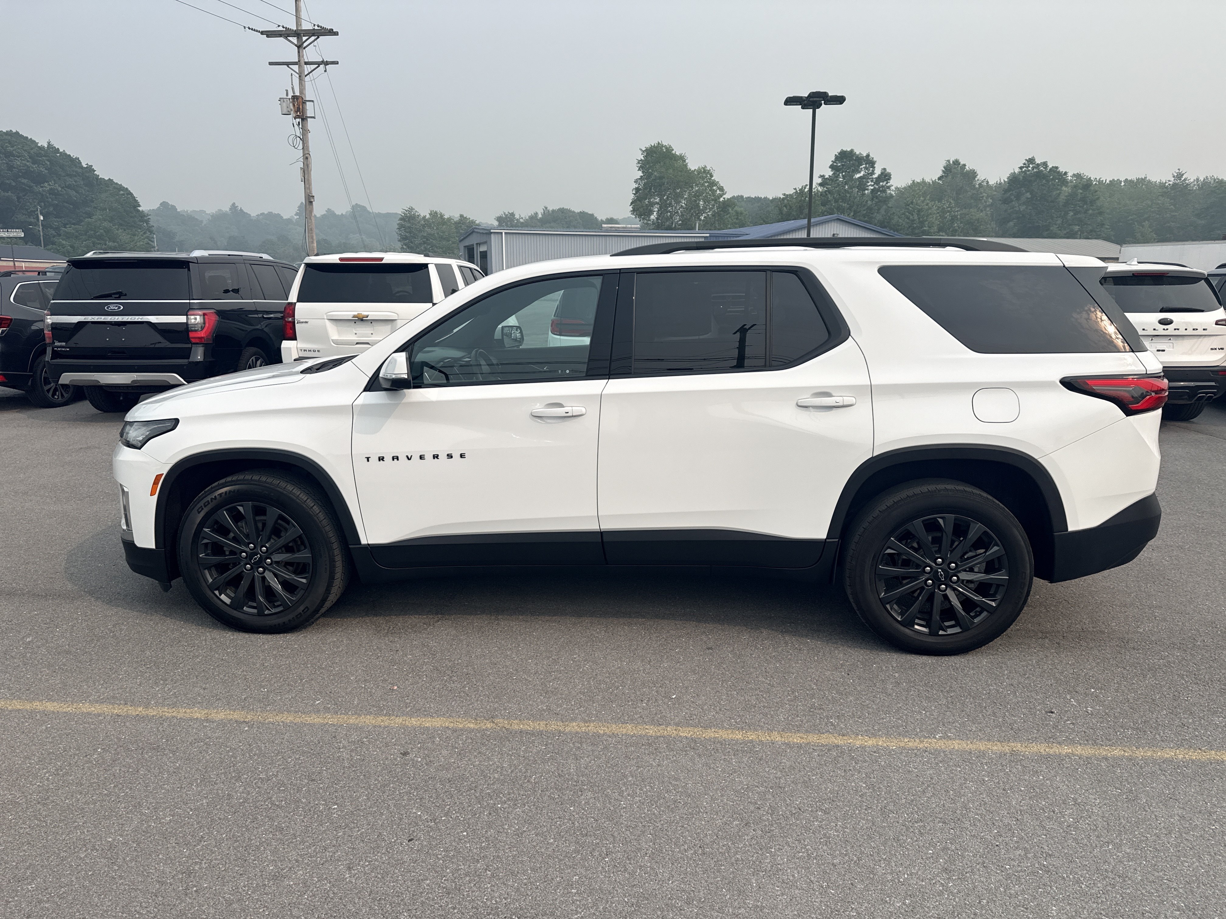 Used 2023 Chevrolet Traverse RS AWD/4WD image 13