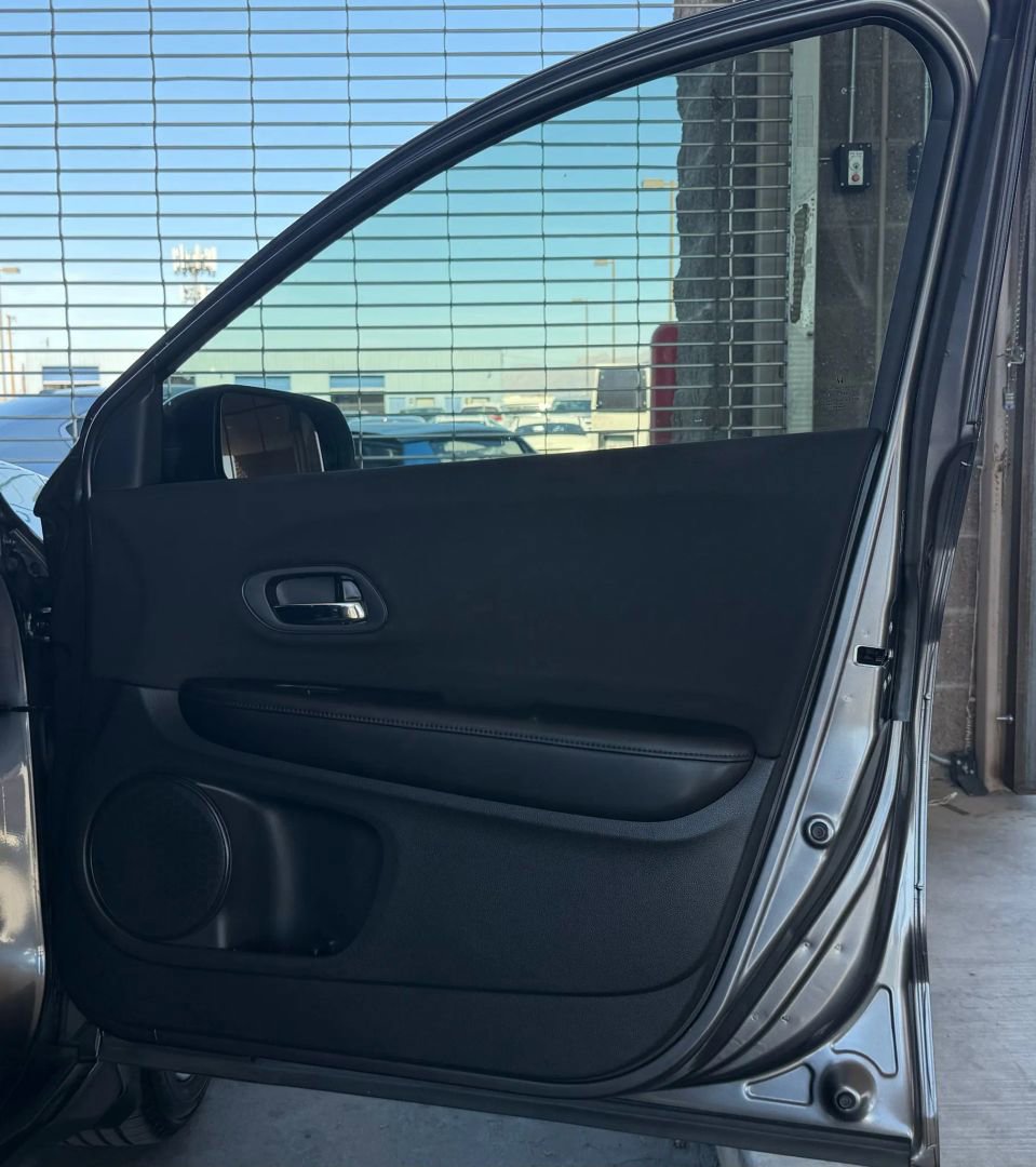 Used 2016 Honda HR-V LX image 36