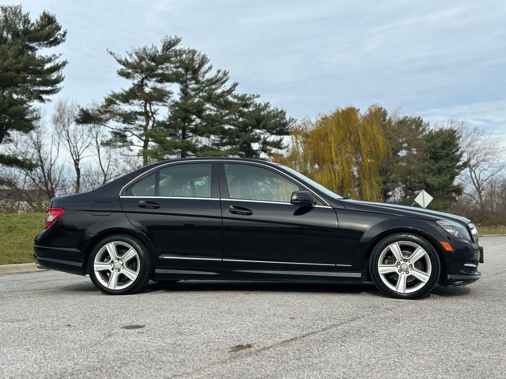 Used 2011 Mercedes-Benz C 300 4MATIC Sedan image 8