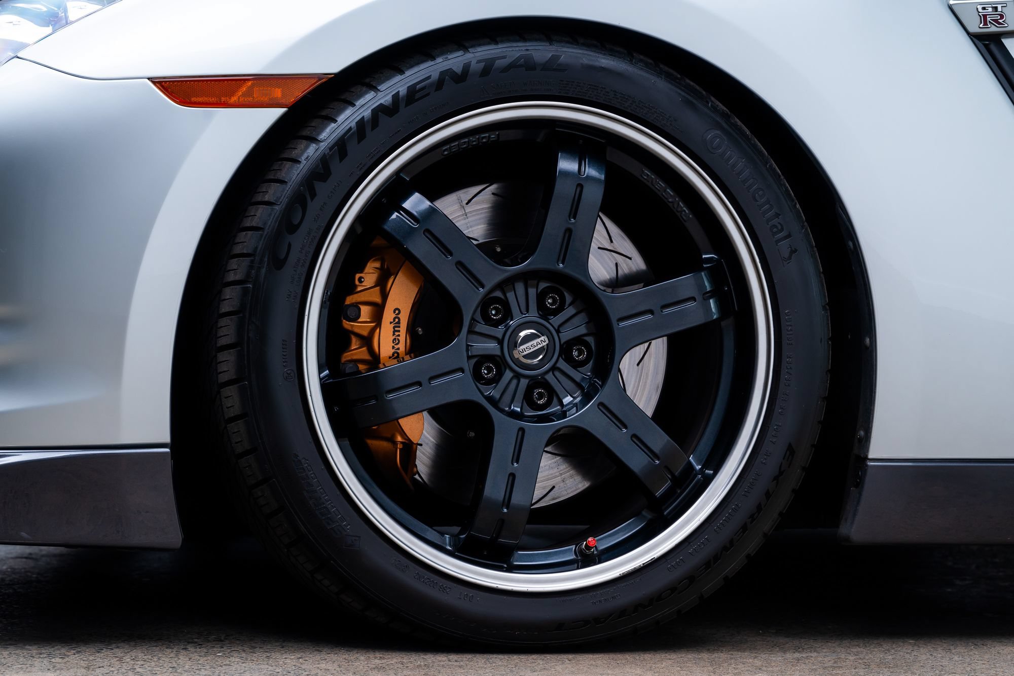 Used 2009 Nissan GT-R Premium AWD/4WD image 4