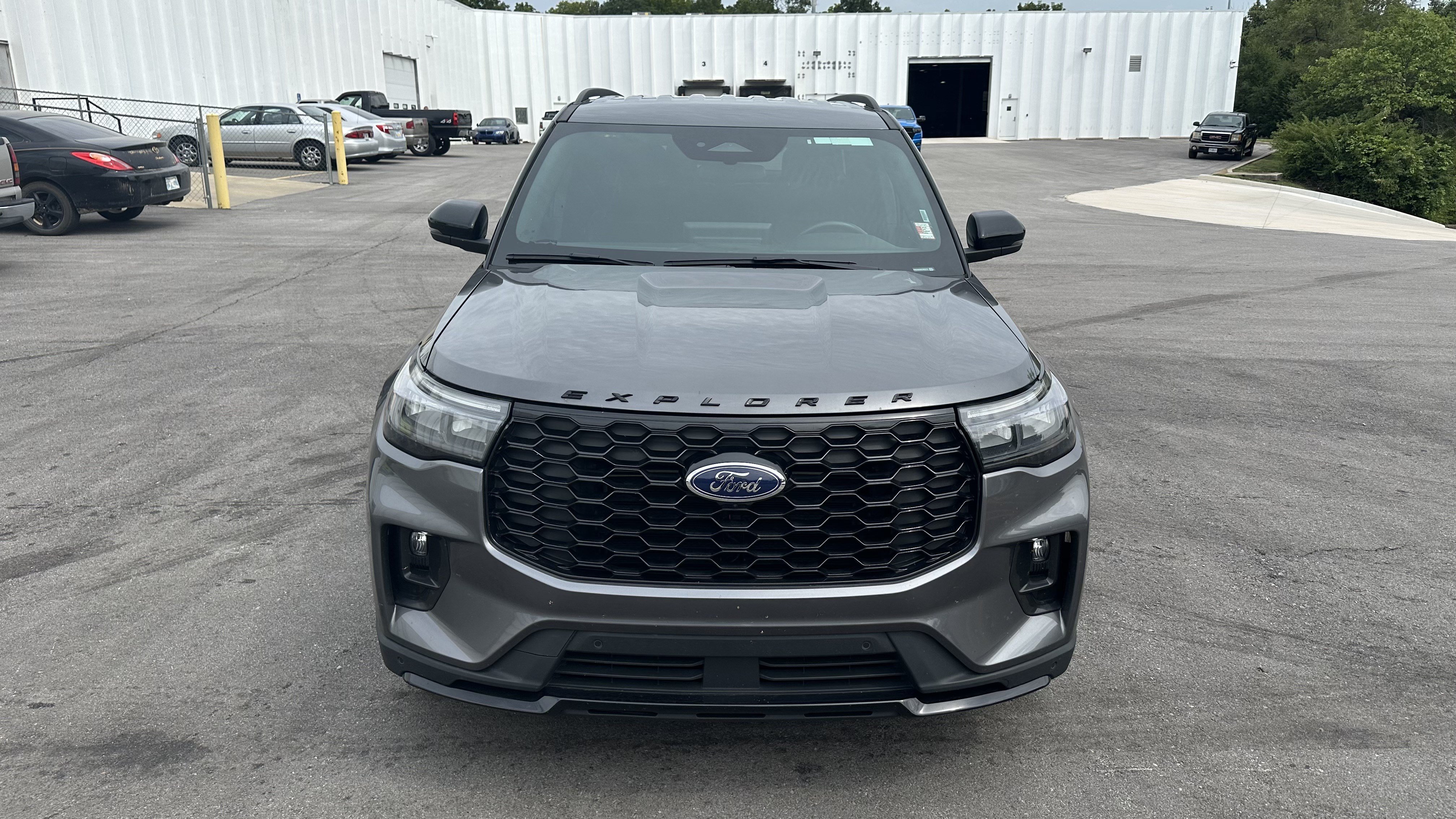 Used 2025 Ford Explorer ST-Line w/ ST-Line Street Pack AWD/4WD image 3