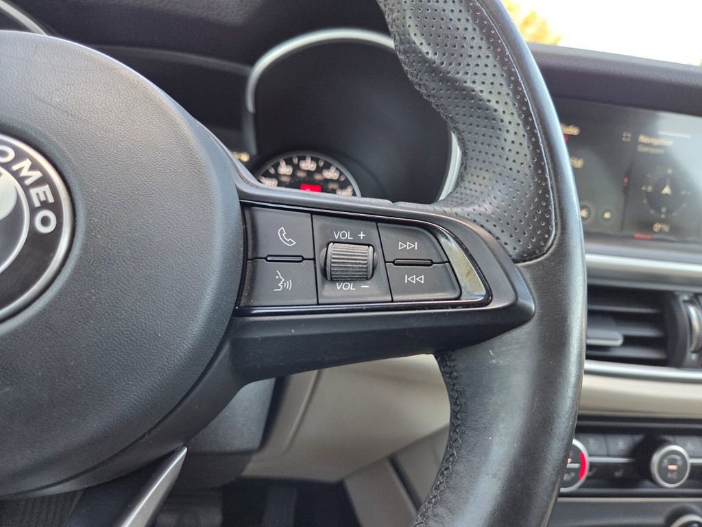 Used 2020 Alfa Romeo Stelvio Ti w/ Active Blind Spot Package image 32