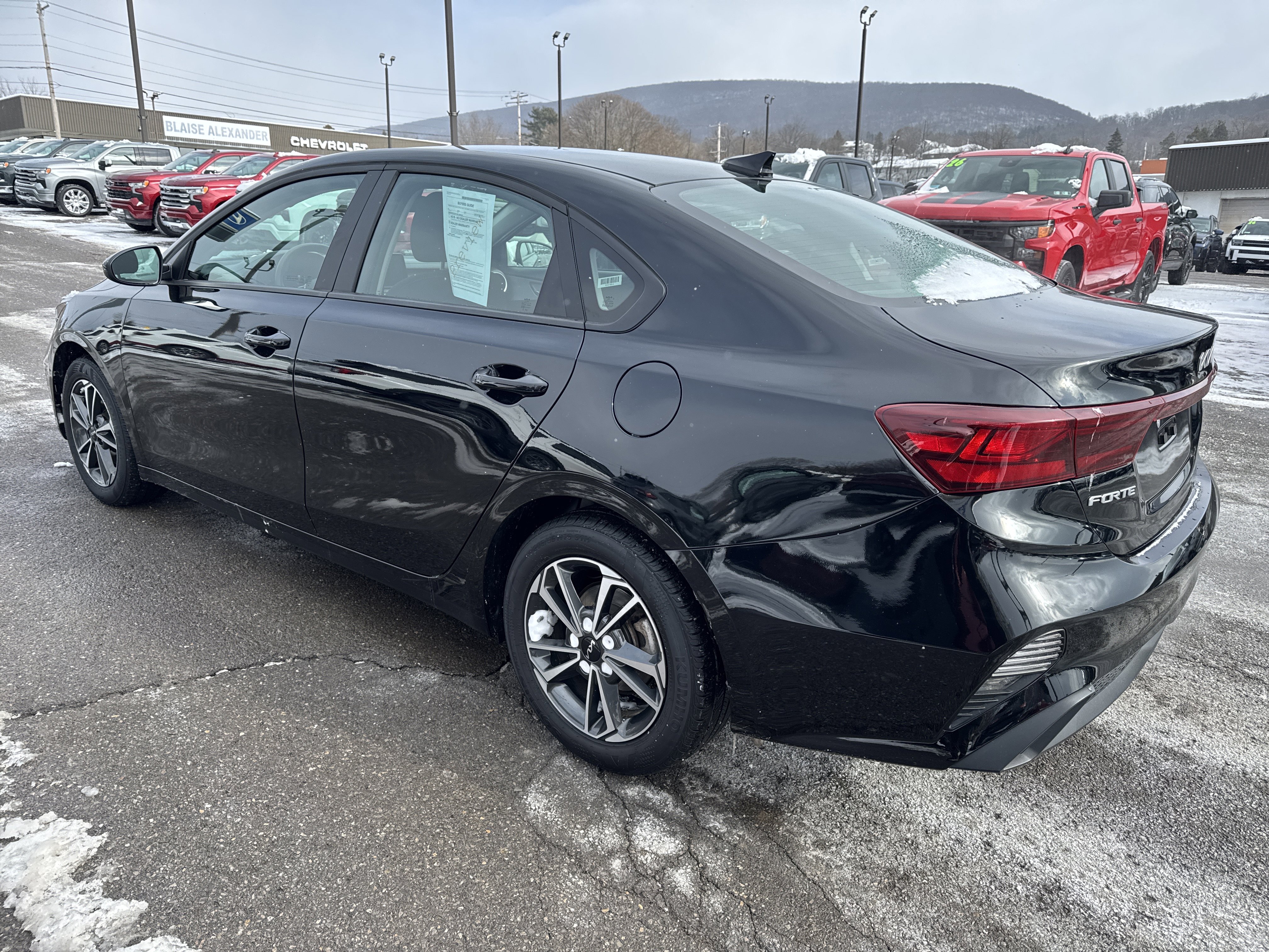 Used 2024 Kia Forte LXS image 4