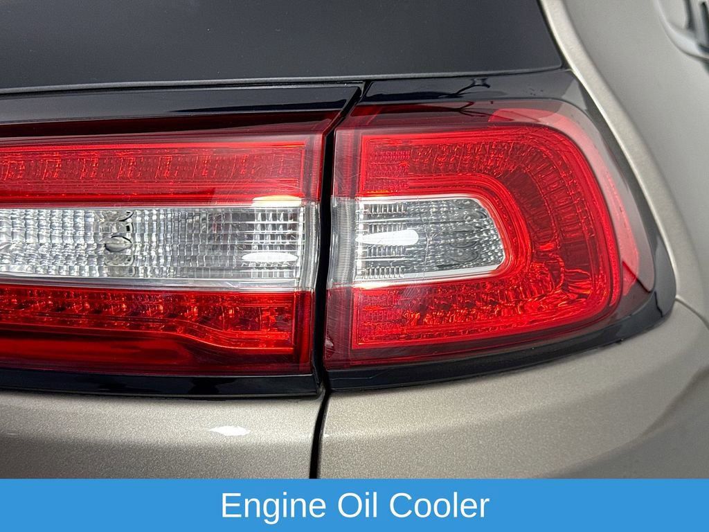 Used 2017 Jeep Cherokee Latitude w/ Comfort/Convenience Group image 32