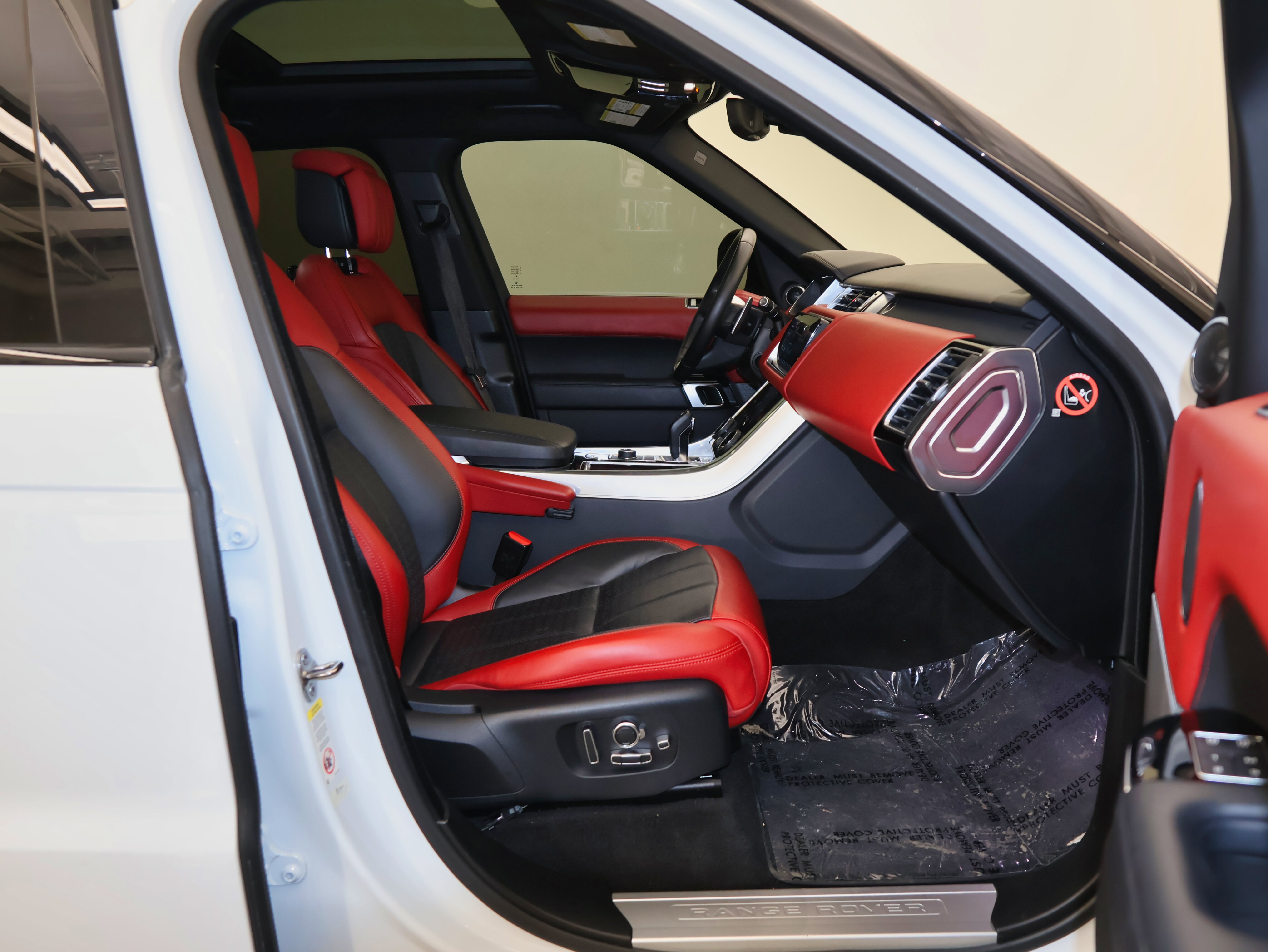 Used 2018 Land Rover Range Rover Sport HSE Dynamic image 33