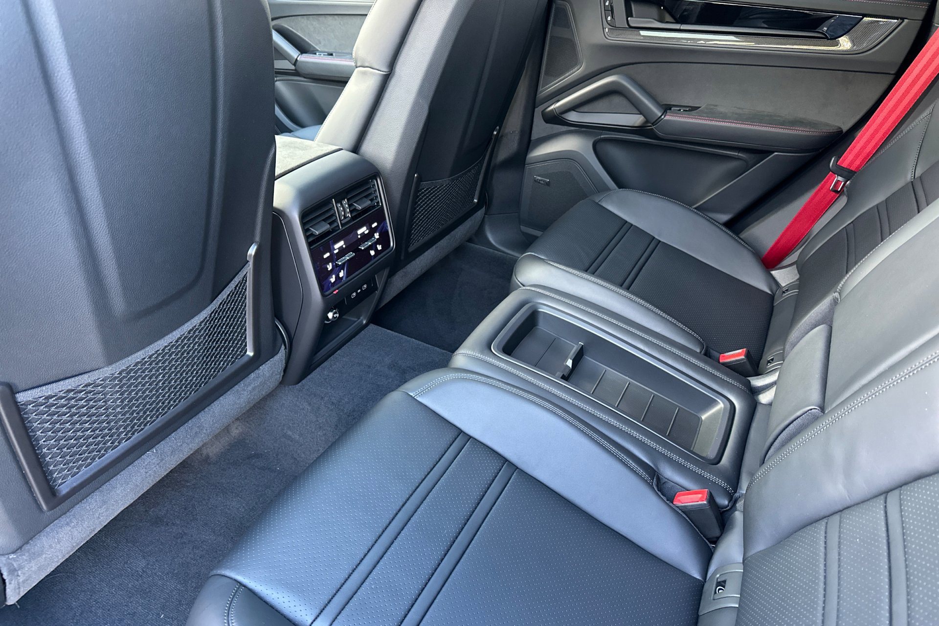 New 2026 Porsche Cayenne GTS image 15