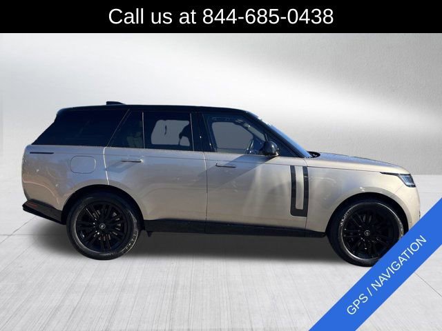 Used 2023 Land Rover Range Rover SE image 4