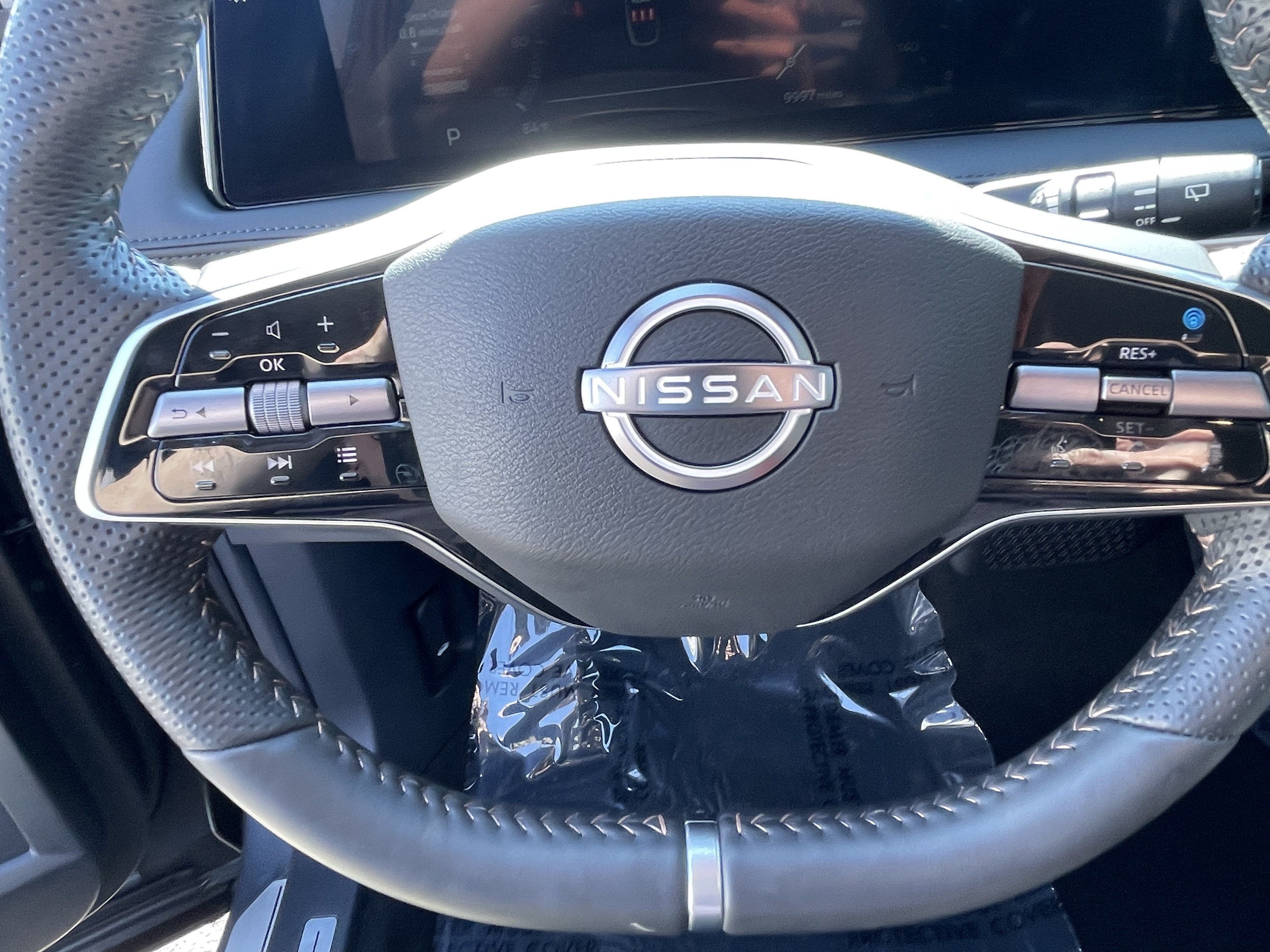 Used 2024 Nissan Ariya AWD image 22