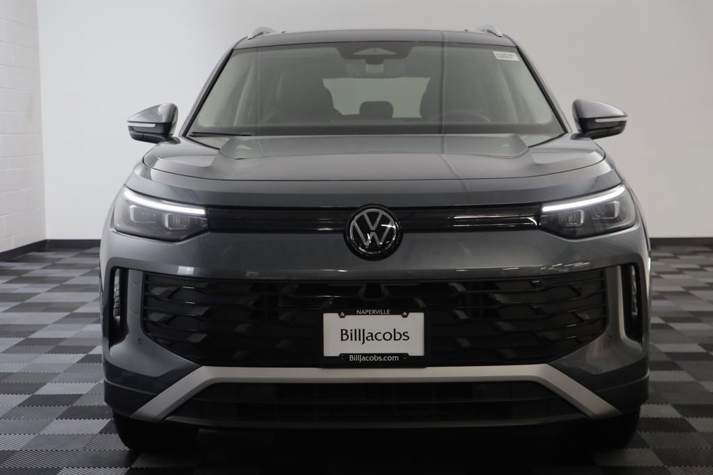 Used 2025 Volkswagen Tiguan SE w/ Panoramic Sunroof Package AWD/4WD image 22