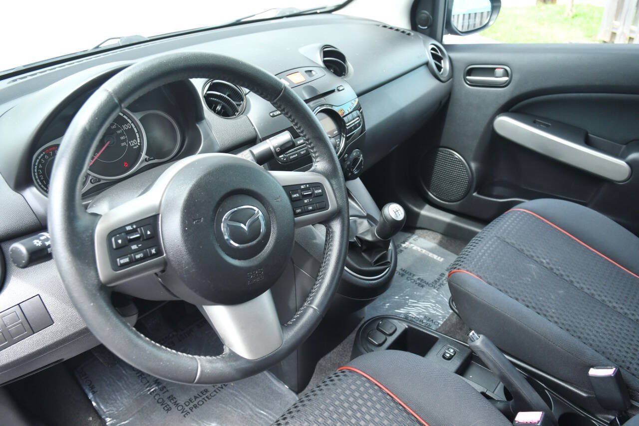 Used 2011 MAZDA MAZDA2 Touring FWD image 26