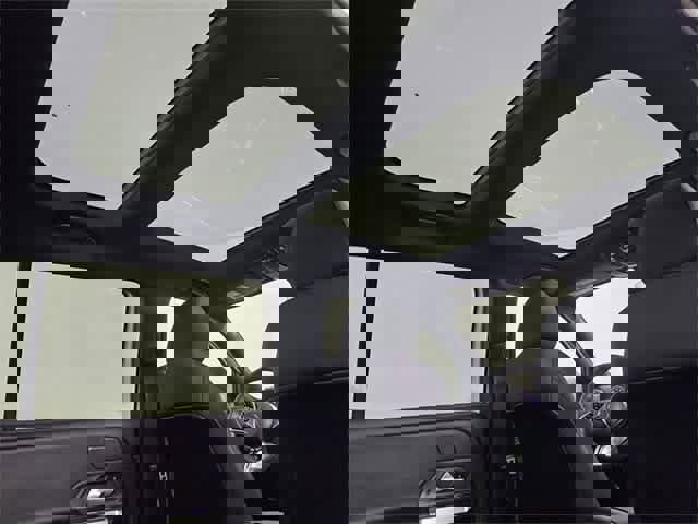 Used 2025 Mercedes-Benz GLB 250 4MATIC image 22