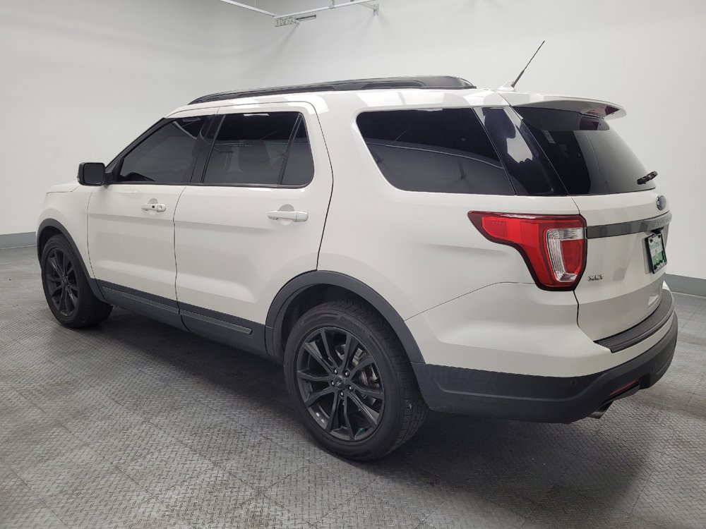 Used 2019 Ford Explorer XLT w/ Equipment Group 202A FWD image 3