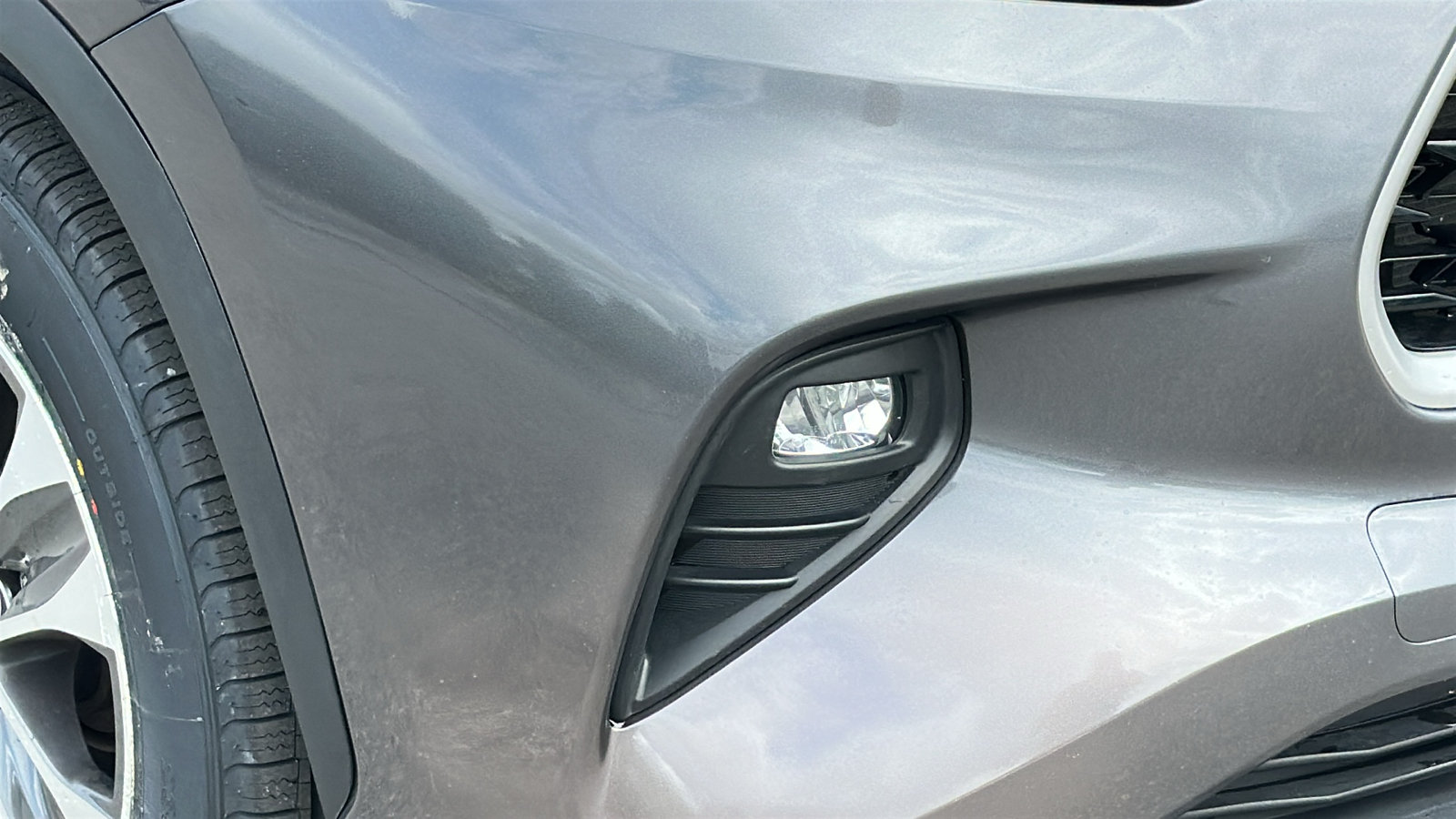 Used 2023 Toyota Highlander XLE FWD image 5