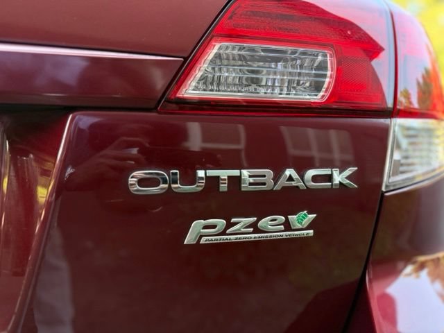 Used 2011 Subaru Outback 2.5i Limited AWD/4WD image 47